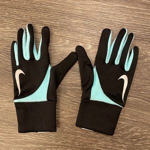 Nike gloves